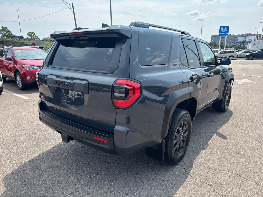 Used 2025 Toyota 4Runner SR5 AWD/4WD image 8