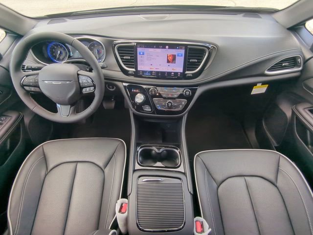 New 2027 Chrysler Pacifica Limited FWD image 18
