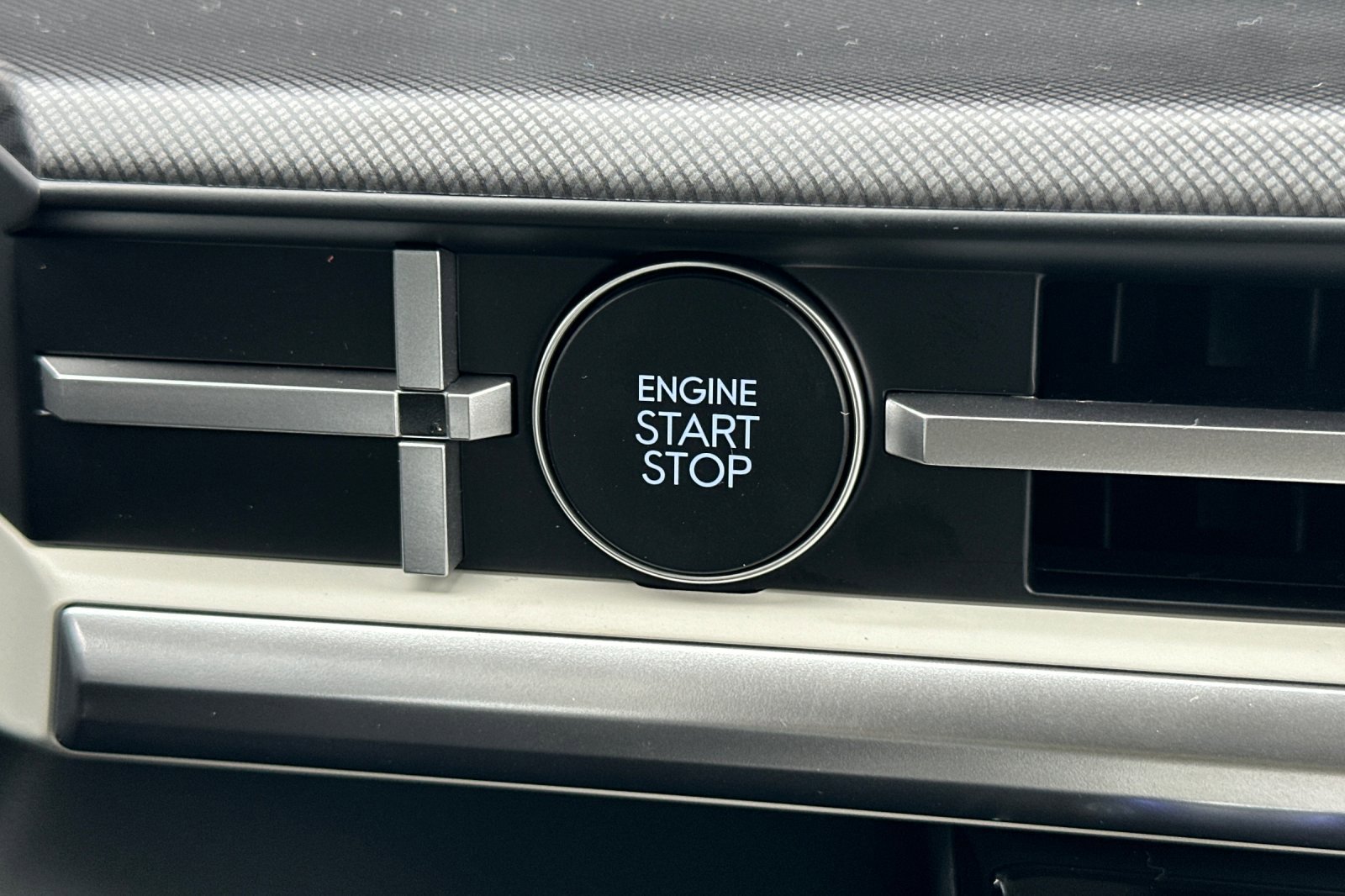 New 2025 Hyundai Santa Fe SE image 20