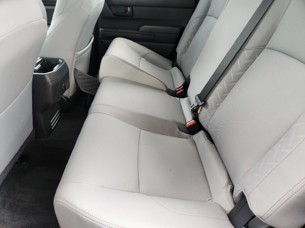 Used 2025 Toyota Tacoma SR5 AWD/4WD image 19
