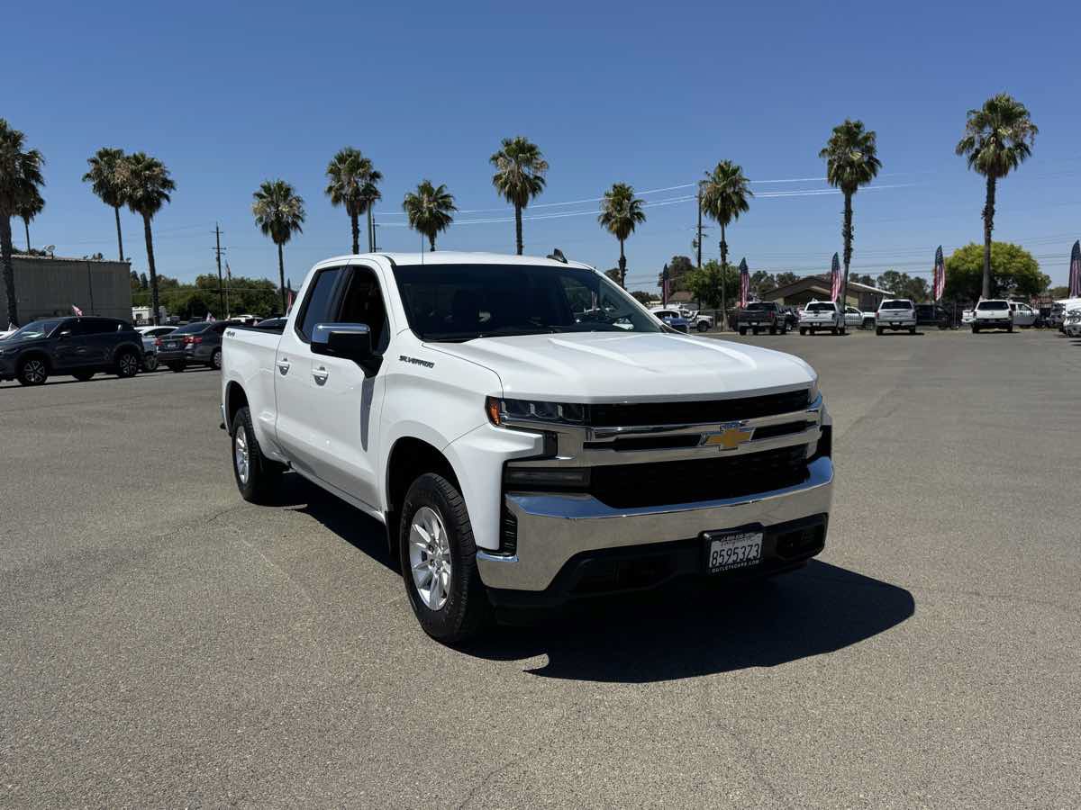 Used 2020 Chevrolet Silverado 1500 LT w/ Bed Protection Package AWD/4WD image 3