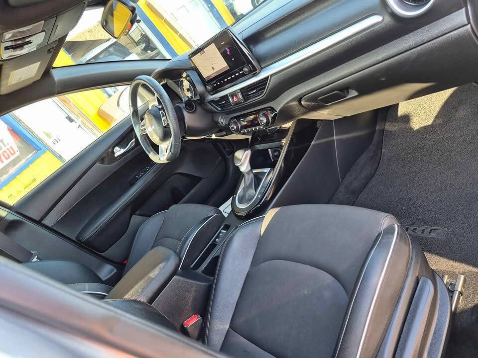 Used 2024 Kia Forte GT-Line w/ GT-Line Premium Package FWD image 16