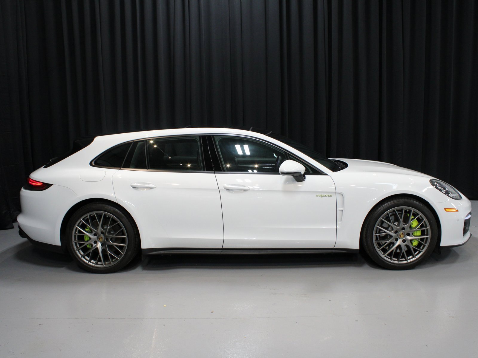 Certified 2023 Porsche Panamera 4 w/ Premium Package image 8