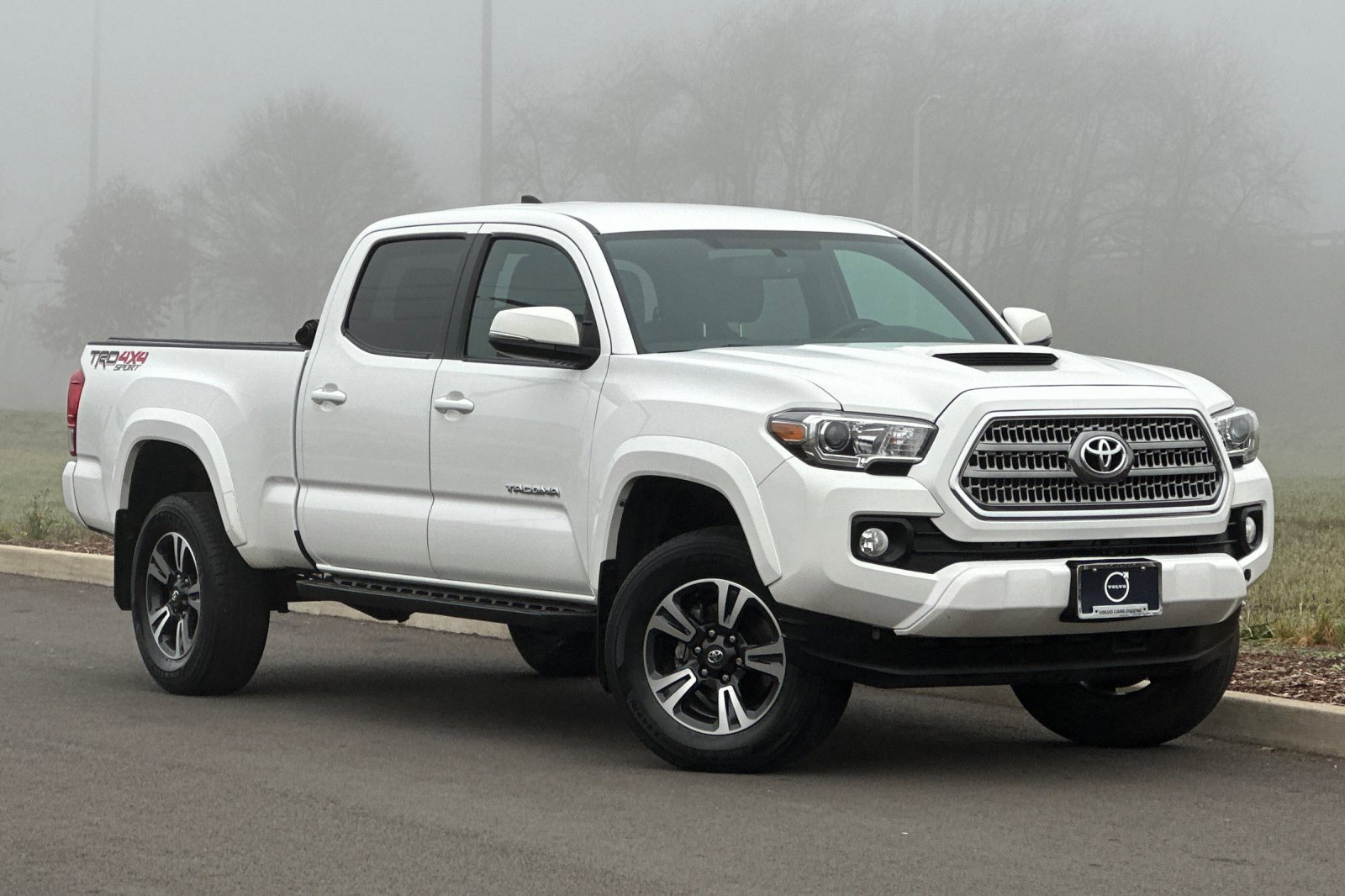Used 2016 Toyota Tacoma TRD Sport video 1