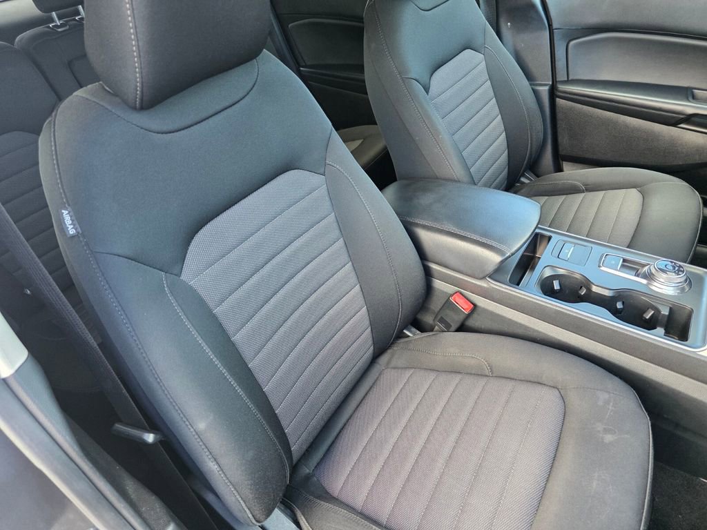 Used 2022 Ford Edge SE image 32