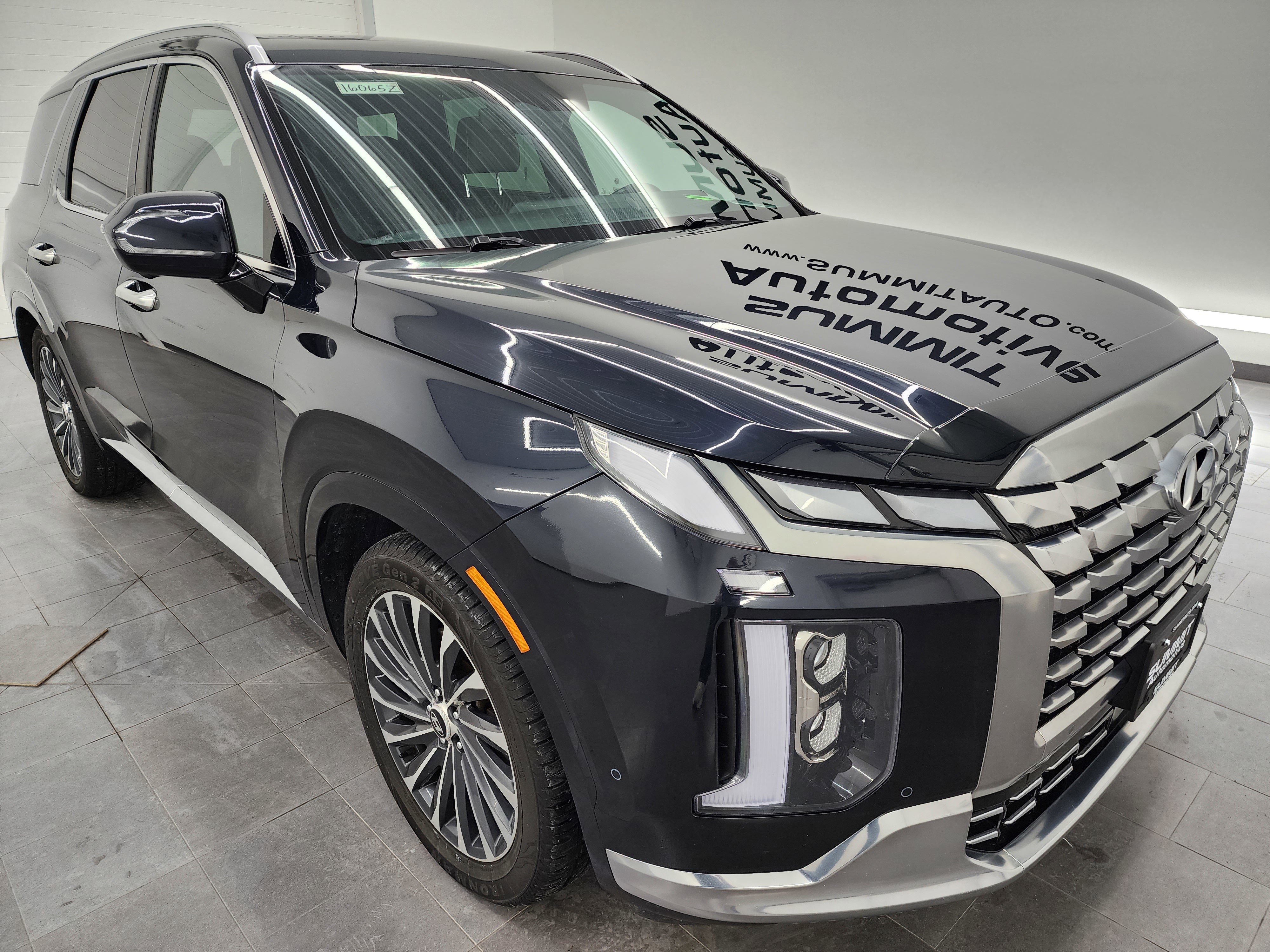 Used 2024 Hyundai Palisade Calligraphy AWD/4WD image 2