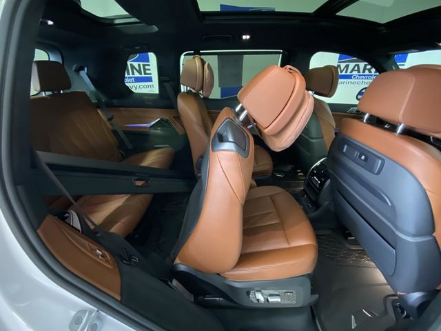 Used 2022 BMW X7 M50i w/ Dynamic Handling Package image 34