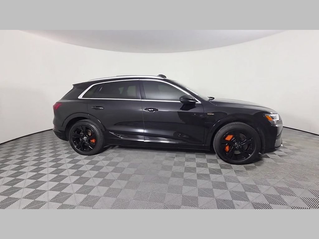 Used 2022 Audi e-tron Premium AWD/4WD image 35