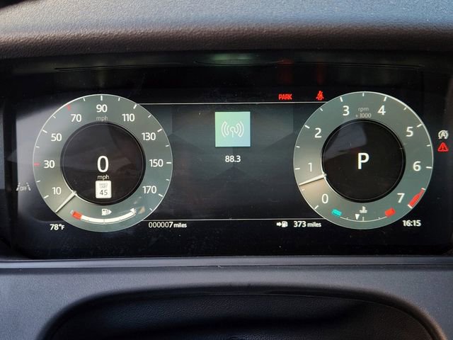 New 2025 Land Rover Range Rover Velar Dynamic SE image 11