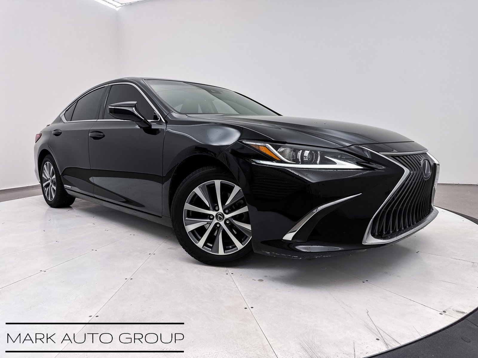 Used 2020 Lexus ES 300h w/ Premium Package