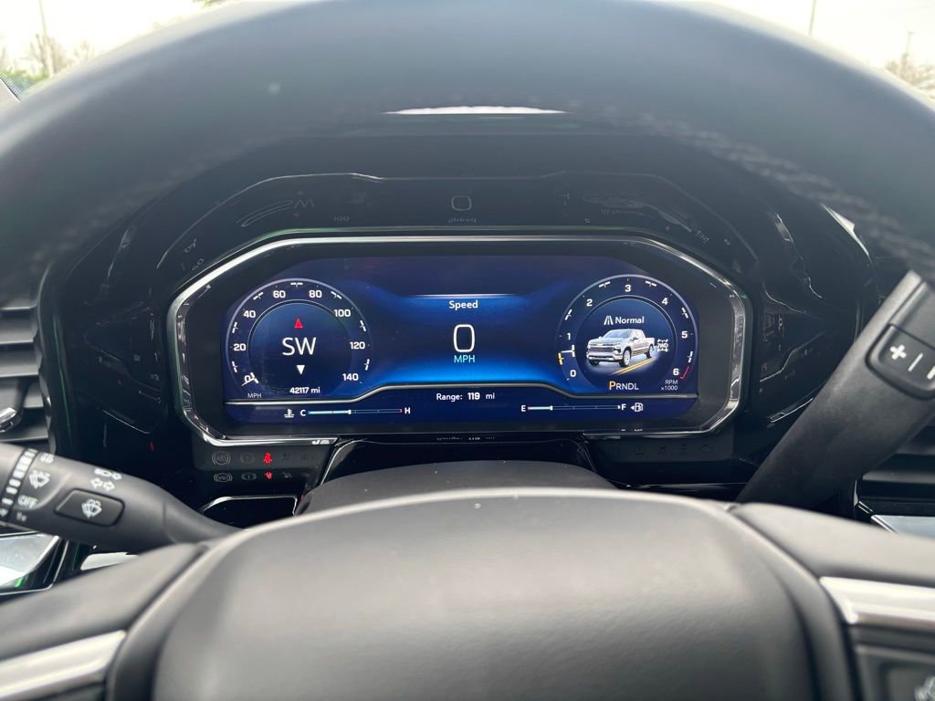 Used 2024 Chevrolet Silverado 1500 LT image 32