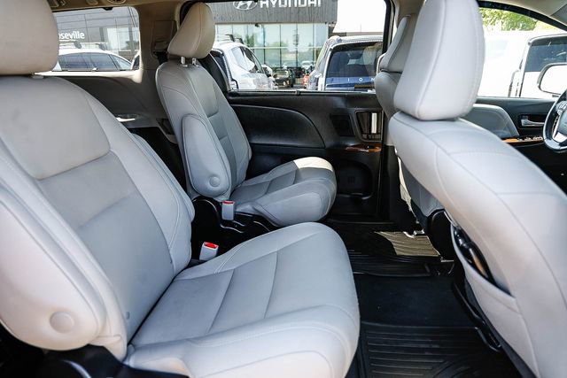 Used 2019 Toyota Sienna Limited Premium image 22