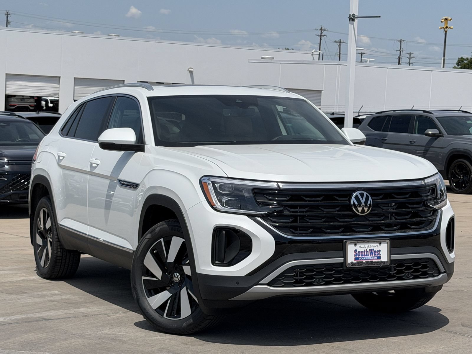 New 2026 Volkswagen Atlas Cross Sport SEL AWD/4WD image 2