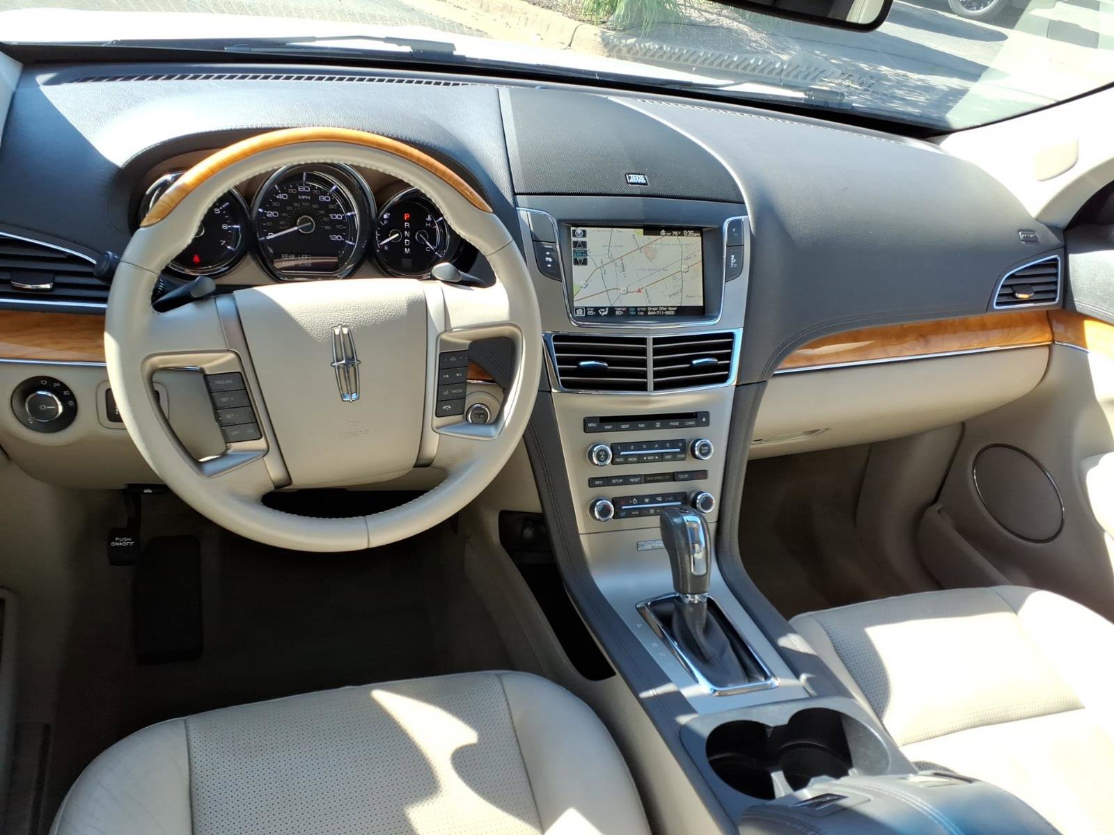 Used 2011 Lincoln MKT 2WD w/ 101A Rapid Spec Order Code image 5