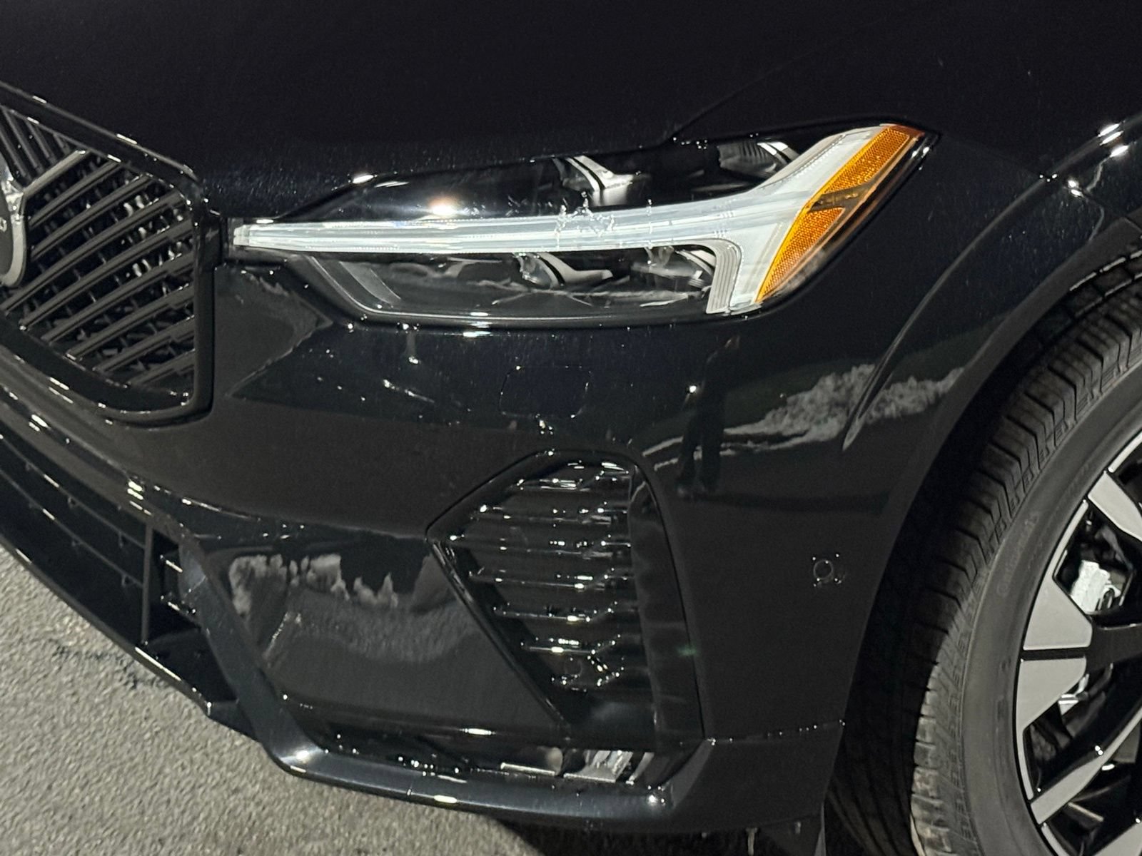 New 2026 Volvo XC60 B5 Plus w/ Protection Package Premier AWD/4WD image 11