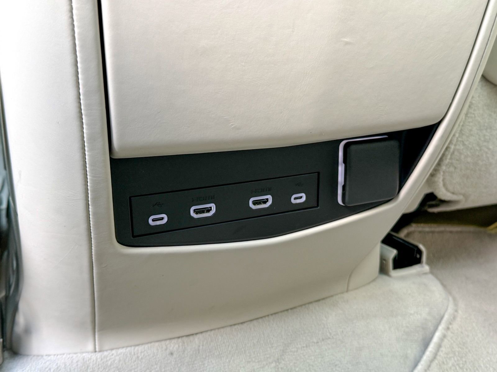 Used 2021 Cadillac Escalade Premium Luxury Platinum image 40