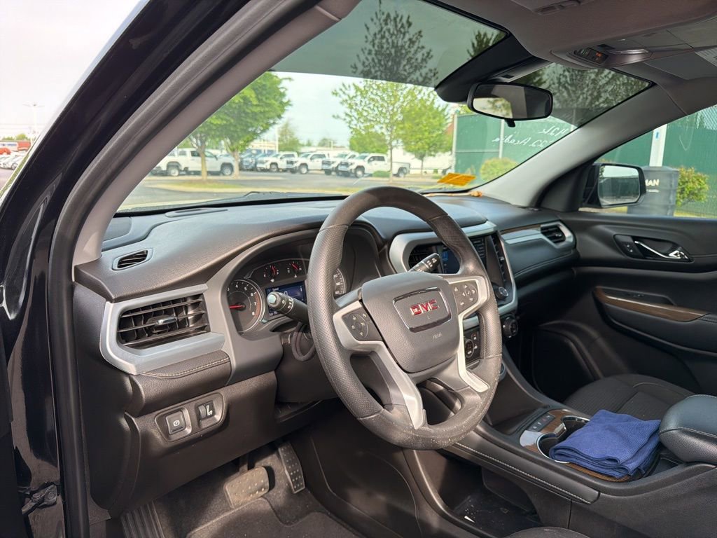 Certified 2022 GMC Acadia SLE w/ Driver Convenience Package image 12