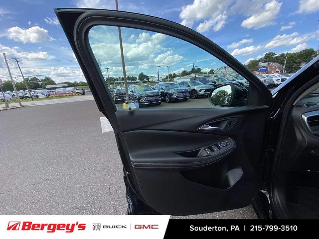 Certified 2024 Buick Encore GX Preferred AWD/4WD image 26