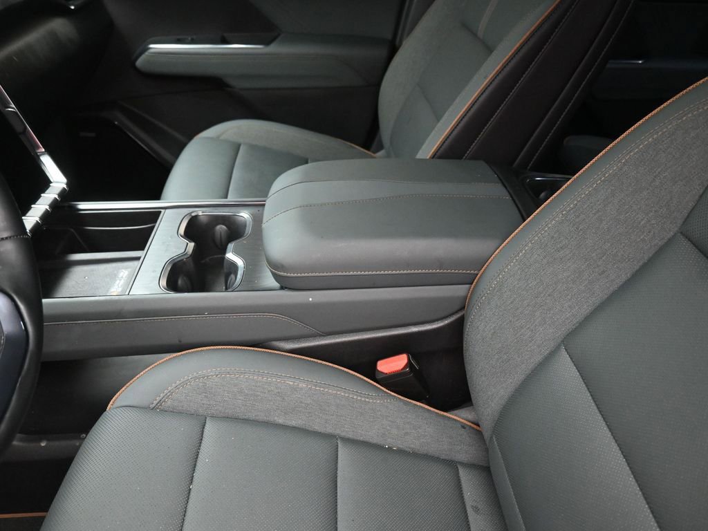 Used 2025 GMC Acadia AT4 w/ Super Cruise Package image 20