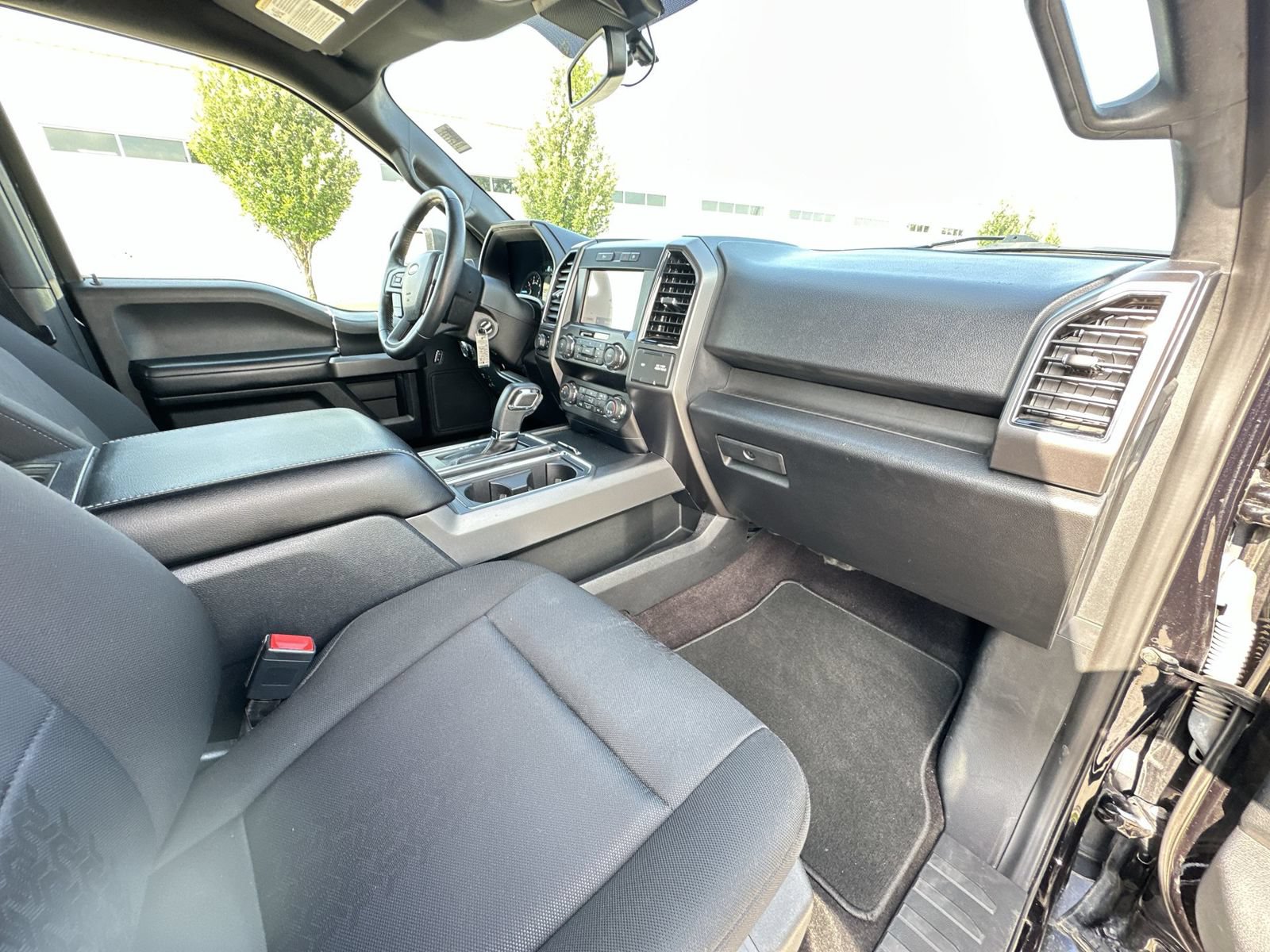Used 2020 Ford F150 XLT w/ Equipment Group 302A Luxury AWD/4WD image 27
