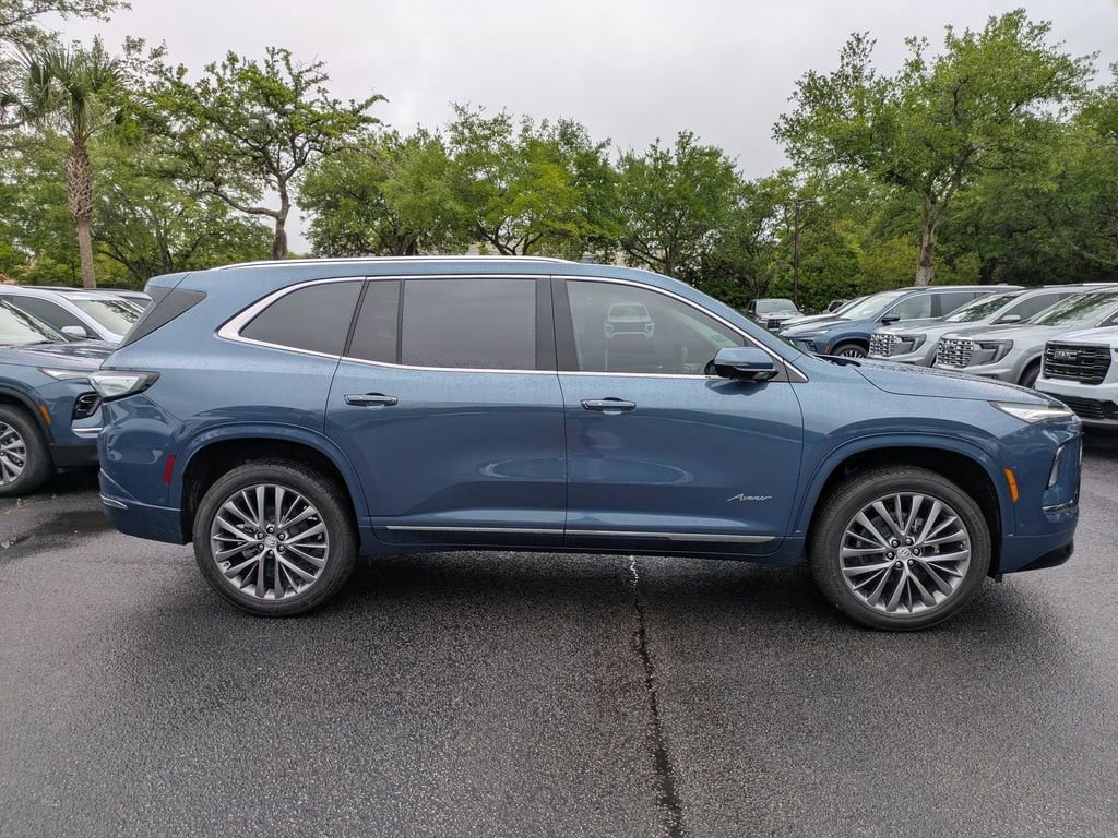 New 2026 Buick Enclave Avenir FWD image 3