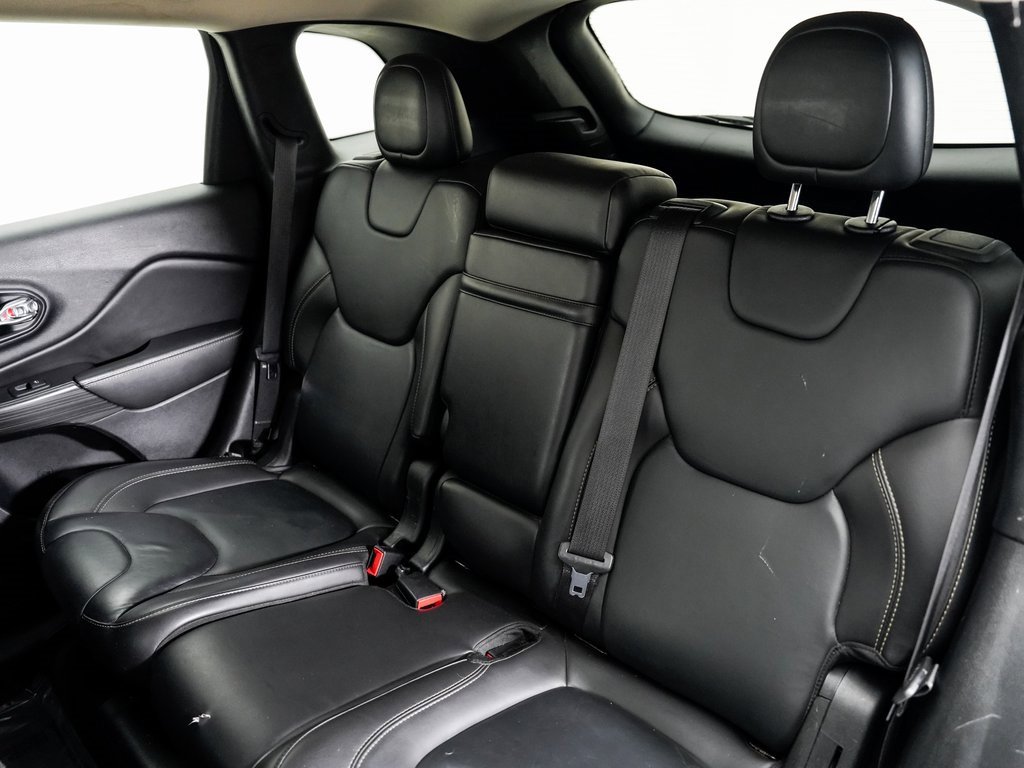 Used 2017 Jeep Cherokee Limited image 23