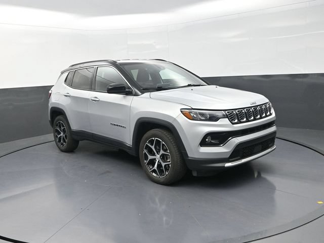 Used 2024 Jeep Compass Limited AWD/4WD image 10