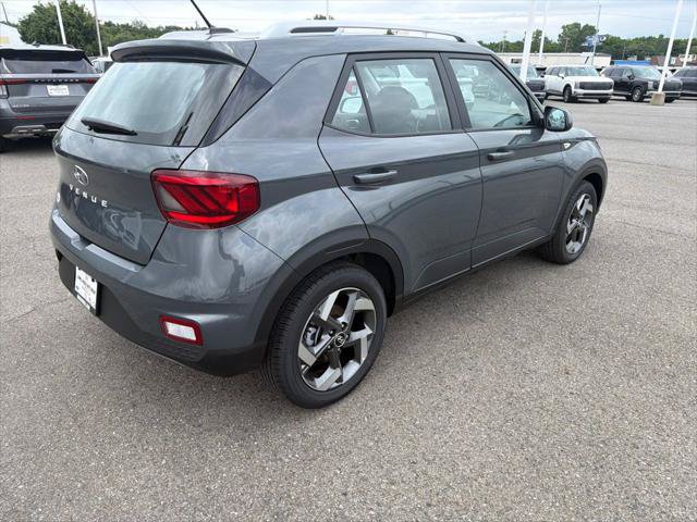 New 2026 Hyundai Venue SEL FWD image 3