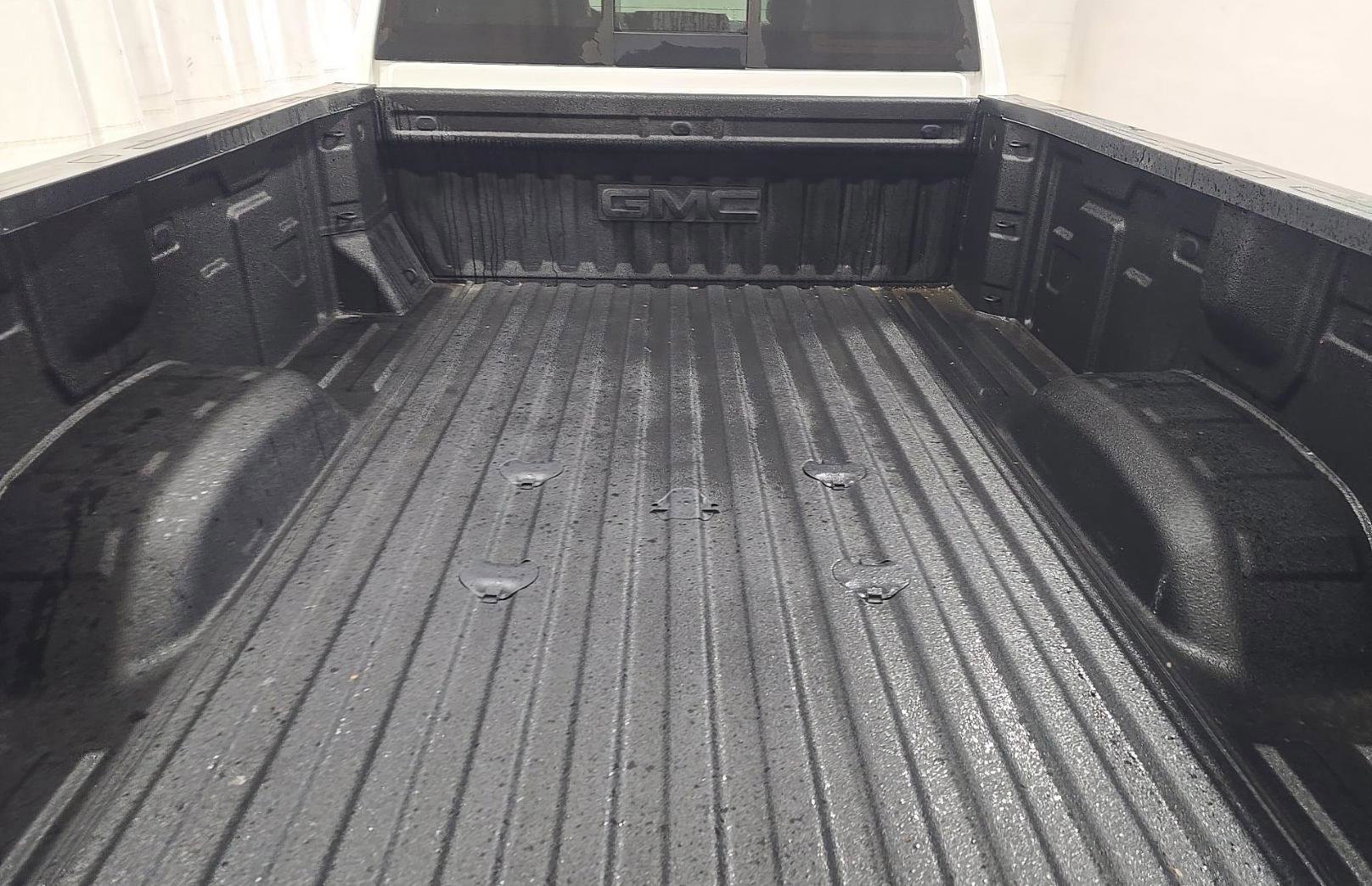 Used 2025 GMC Sierra 2500 AT4 w/ AT4 Premium Plus Package AWD/4WD image 17