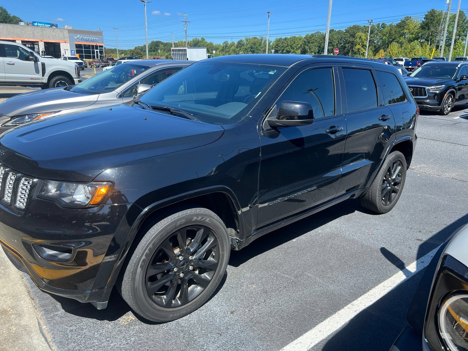Used 2020 Jeep Grand Cherokee Altitude RWD image 2