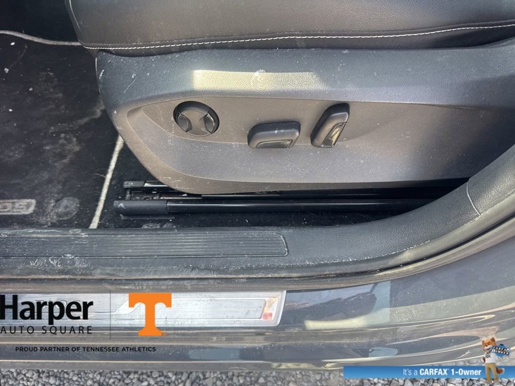 Used 2023 Volkswagen Taos SEL image 19