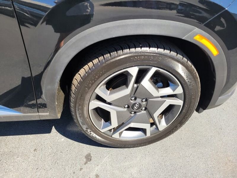 Used 2024 Hyundai Palisade Limited image 17