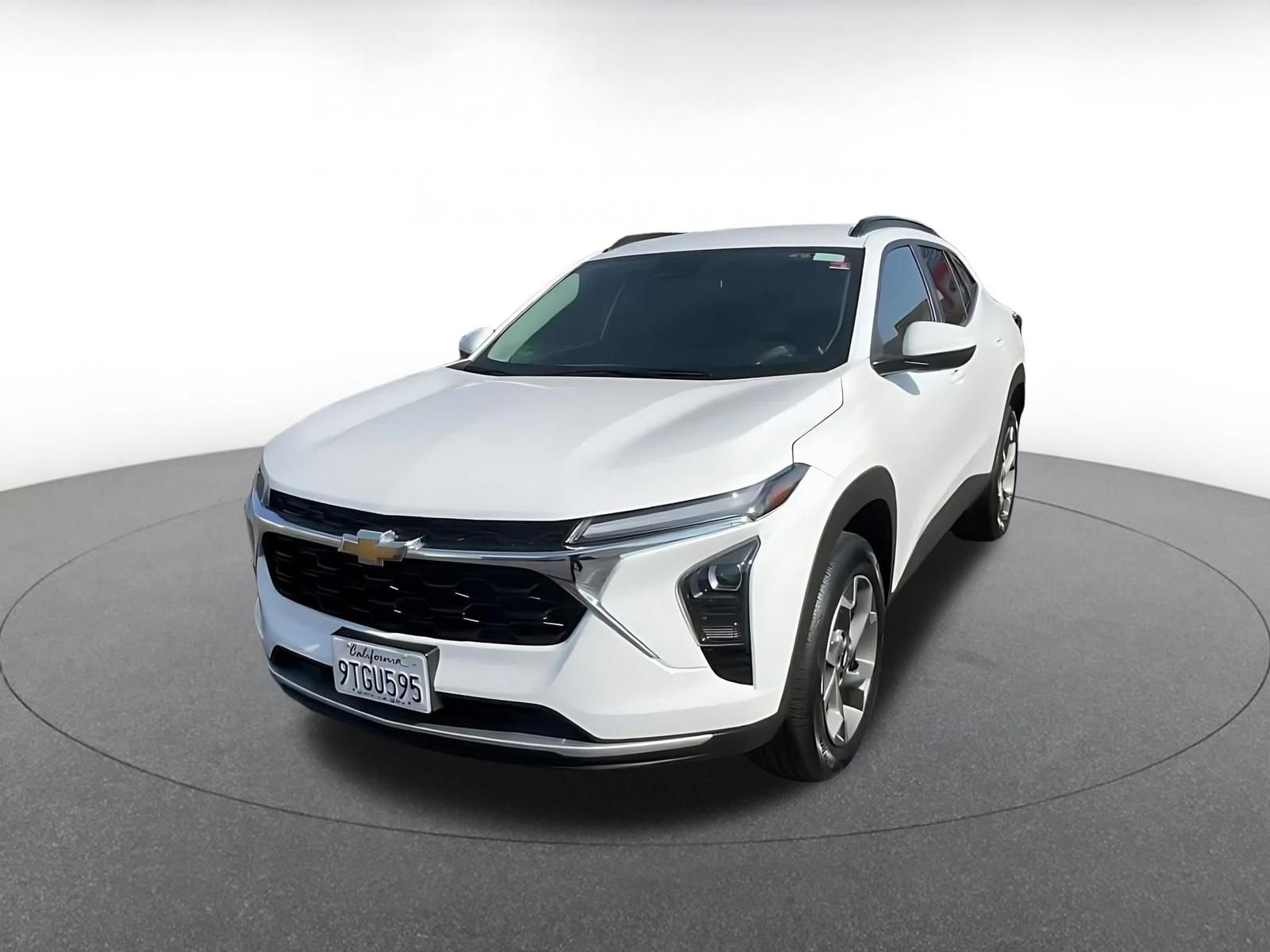 Used 2025 Chevrolet Trax LT w/ LT Convenience Package image 7