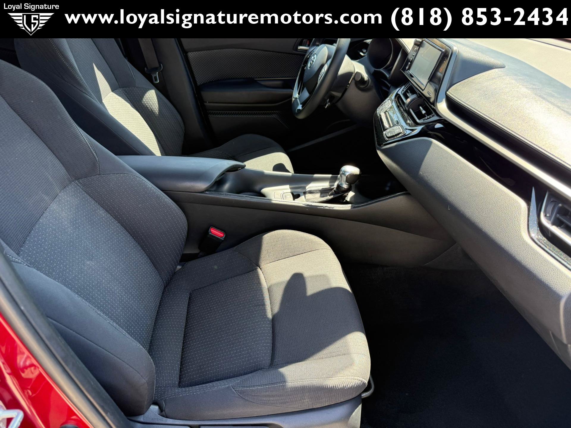 Used 2018 Toyota C-HR XLE FWD image 27