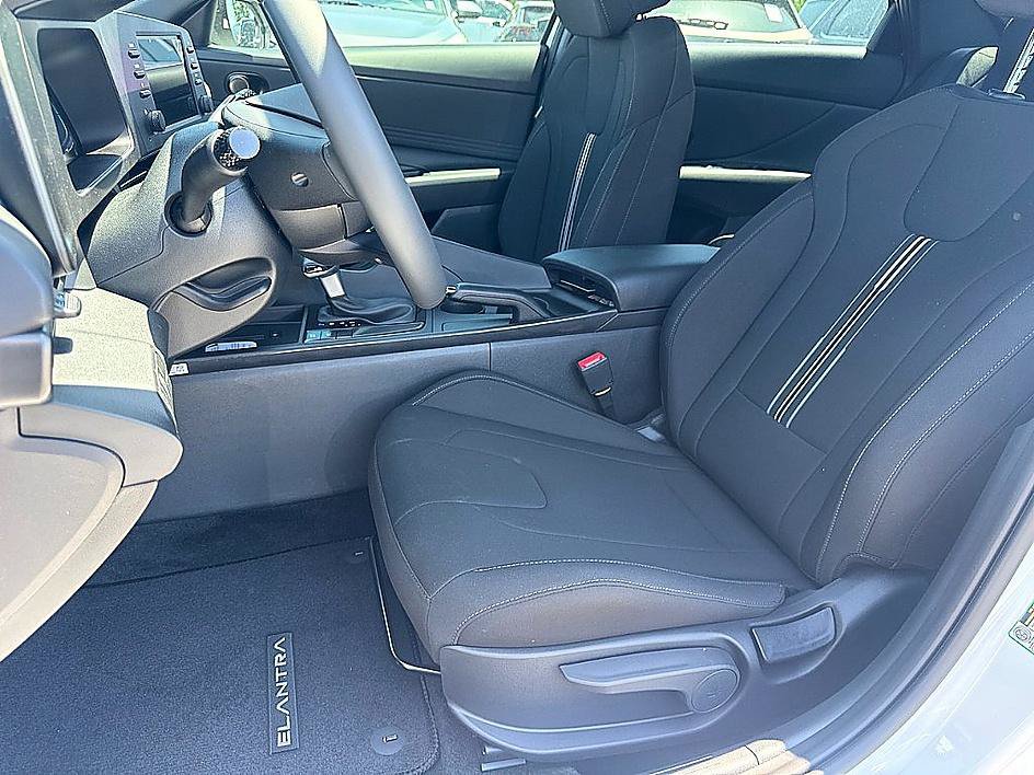New 2026 Hyundai Elantra Sport FWD image 8