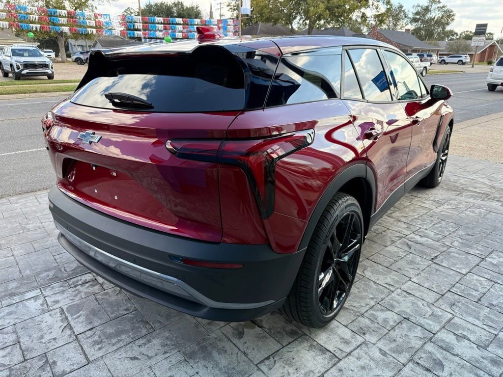 New 2026 Chevrolet Blazer EV LT w/ LPO, Blackout Package FWD image 4