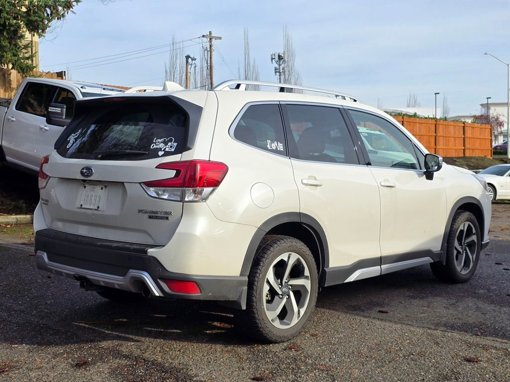 Used 2022 Subaru Forester Touring image 3