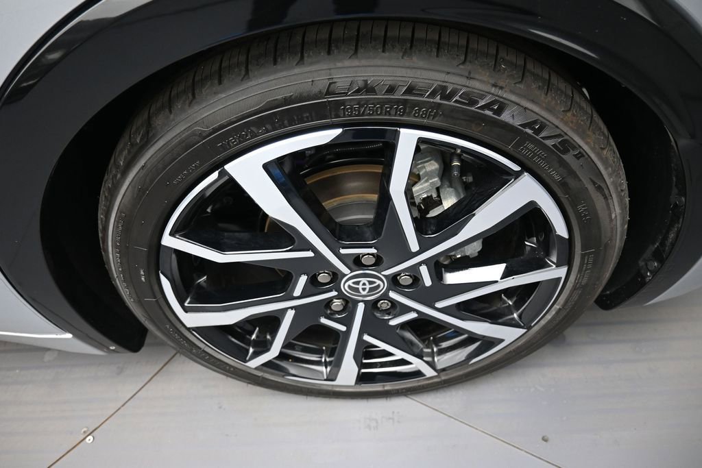 New 2026 Toyota Prius Plug-In Hybrid FWD image 15