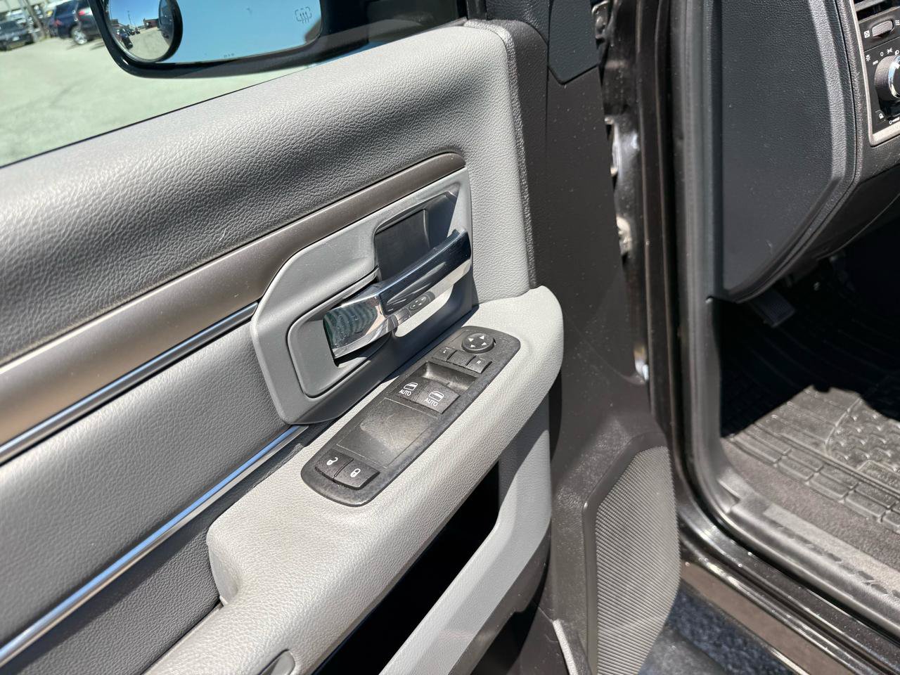 Used 2017 RAM 1500 Express w/ Black Ram 1500 Express Group RWD image 12