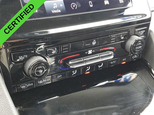 Used 2023 Jeep Grand Cherokee Laredo w/ Luxury Tech Group I AWD/4WD image 18