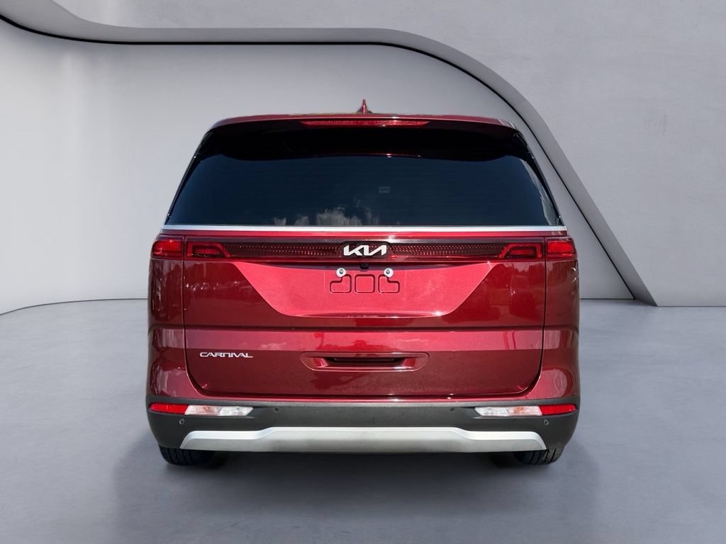 Used 2024 Kia Carnival LX FWD image 4