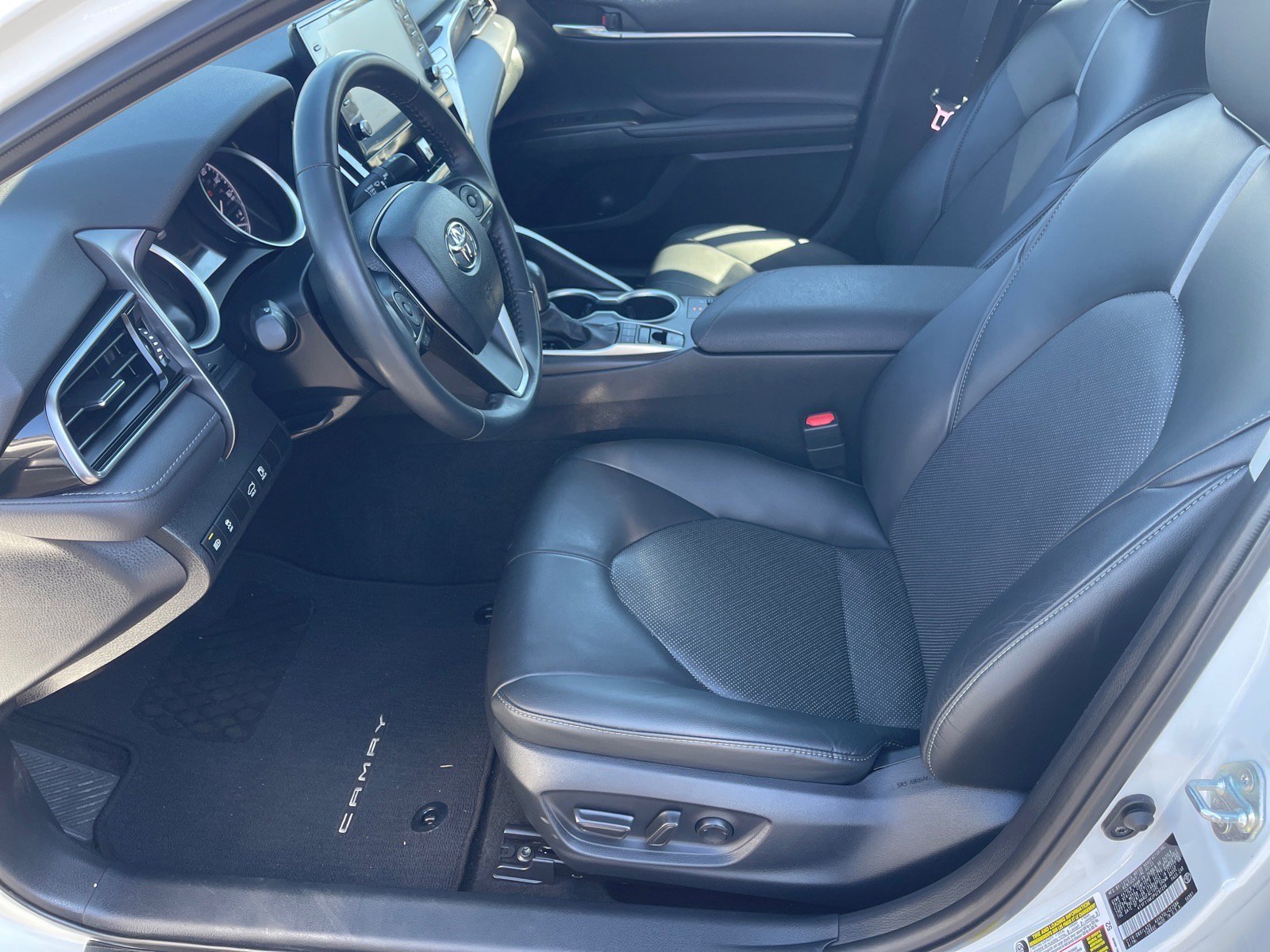 Used 2023 Toyota Camry XLE image 10