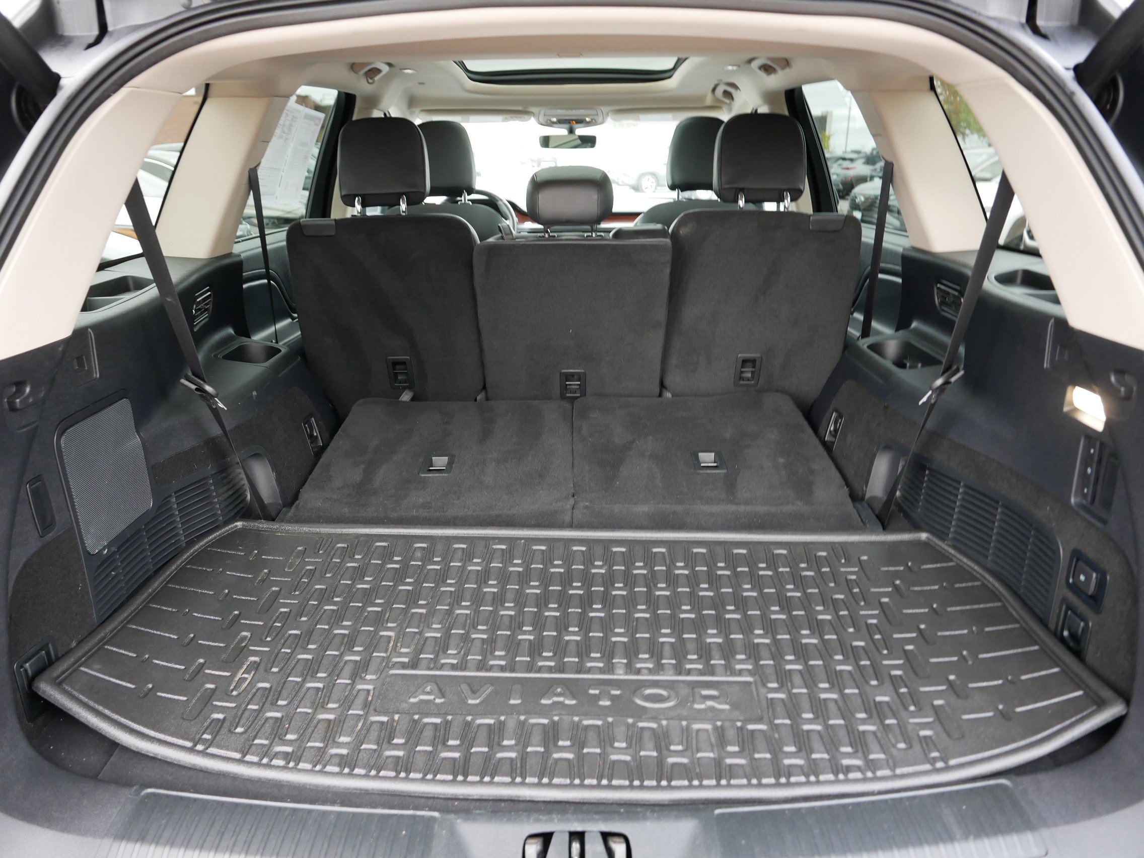 Used 2022 Lincoln Aviator Reserve w/ Elements Package Plus image 18