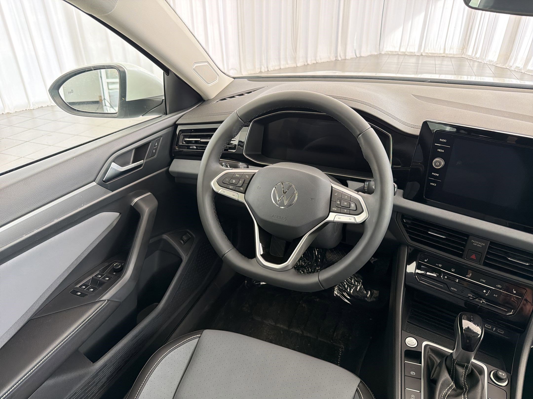 New 2026 Volkswagen Jetta SE FWD image 27