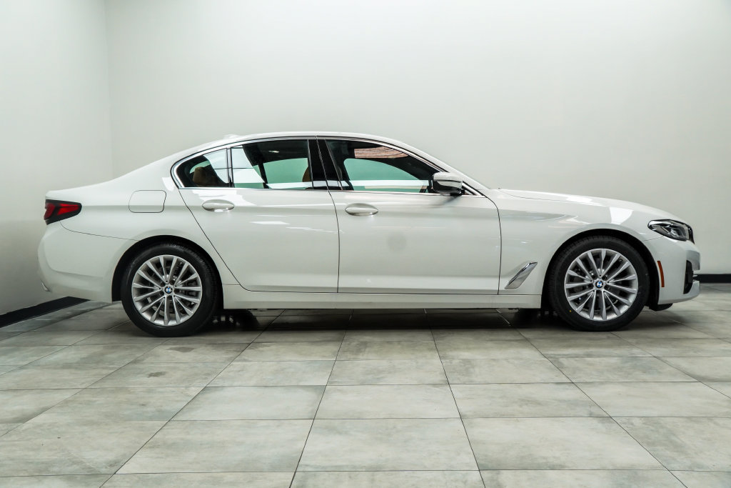 Used 2023 BMW 530i xDrive w/ Convenience Package AWD/4WD image 10