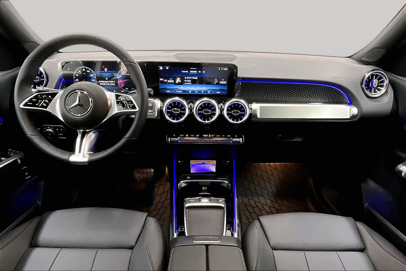 Used 2026 Mercedes-Benz GLB 250 4MATIC image 5