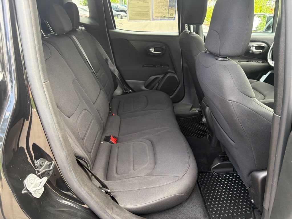 Used 2020 Jeep Renegade Latitude w/ Popular Equipment Group AWD/4WD image 15