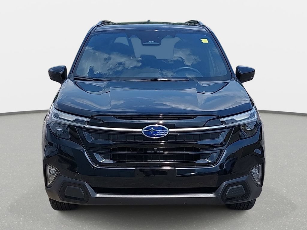 Used 2025 Subaru Forester Touring AWD/4WD image 2