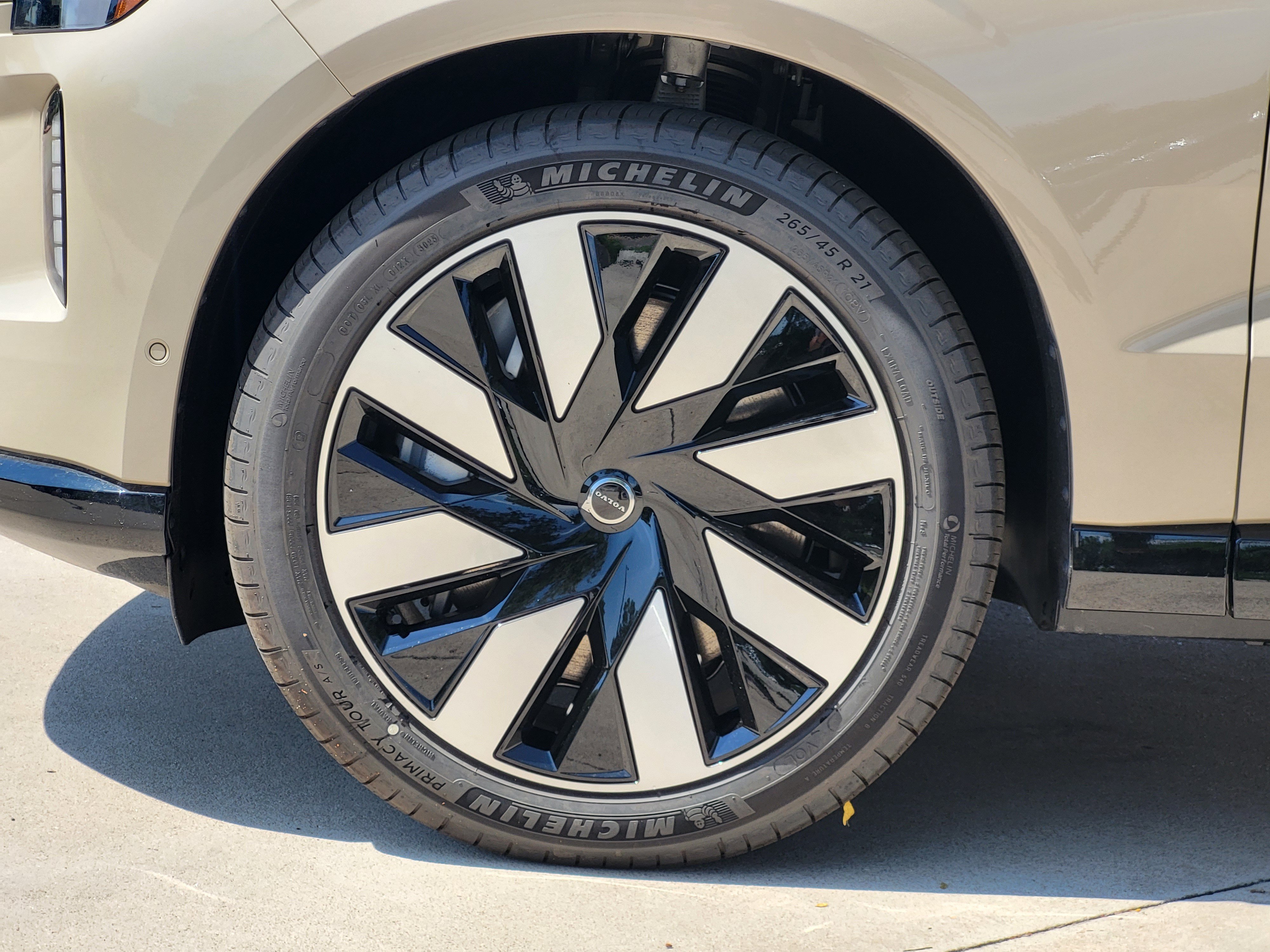 New 2026 Volvo EX90 Ultra AWD/4WD image 7