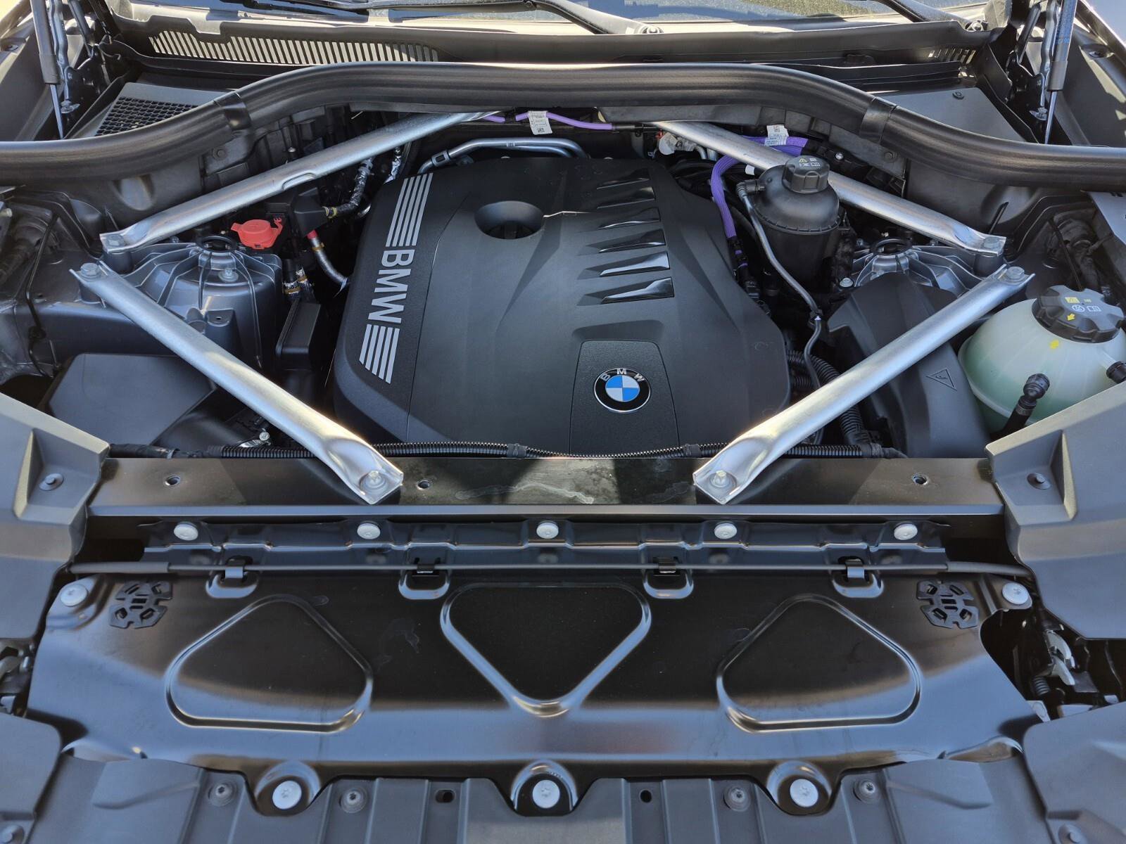 Certified 2026 BMW X5 xDrive40i w/ Climate Comfort Package image 11